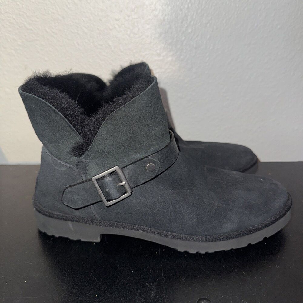 UGG Romely Short Buckle Suede Shearling Boots Casual Comfy Womens Size 6.5
